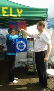 Voittajan arvonta käynnissä. Onnettarena ELY-keskuksen edustaja! 